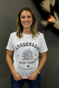 Model is wearing a Hocus Pocus inspired graphic tee.